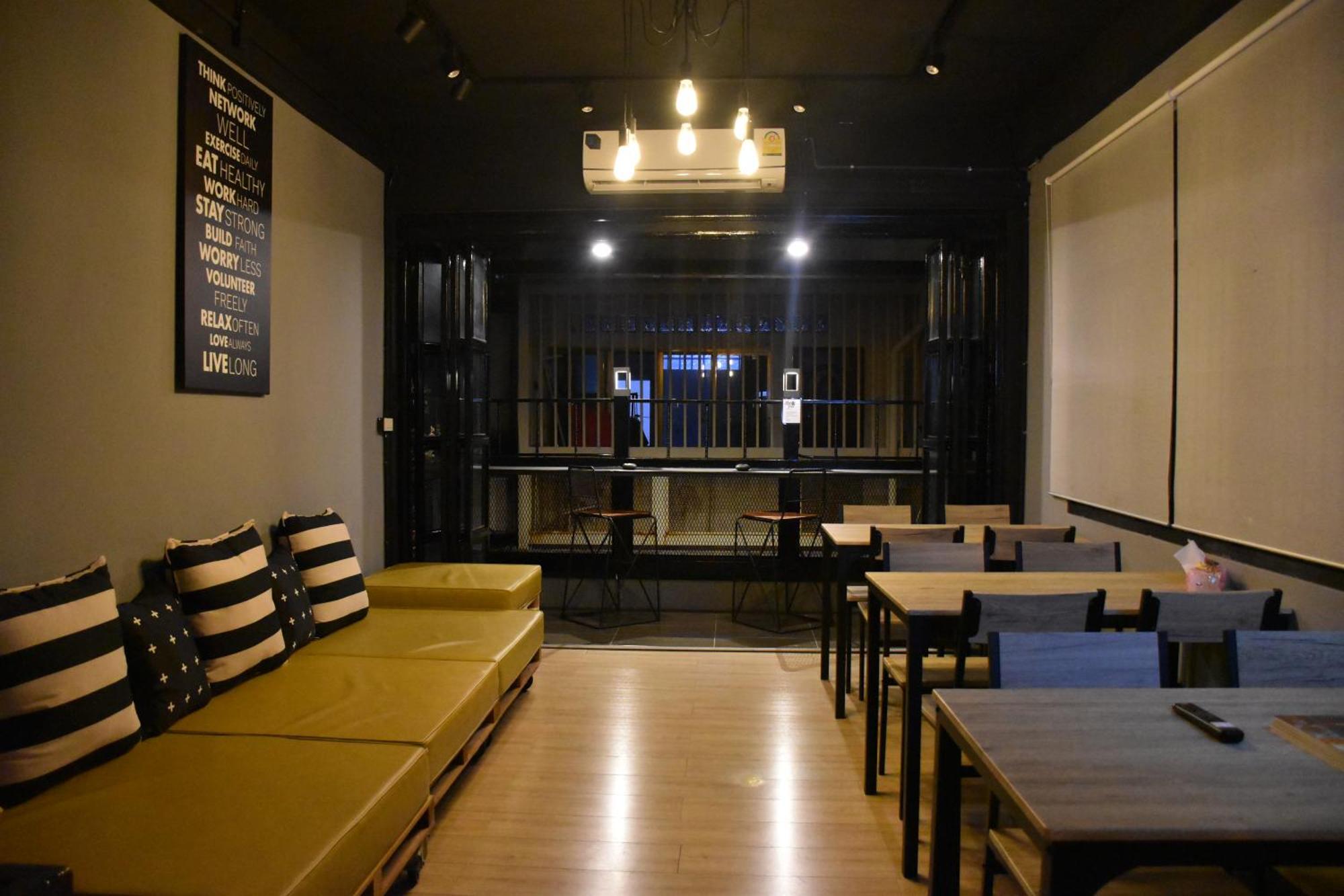 Stay At Pan Hostel Bangkok Exterior foto